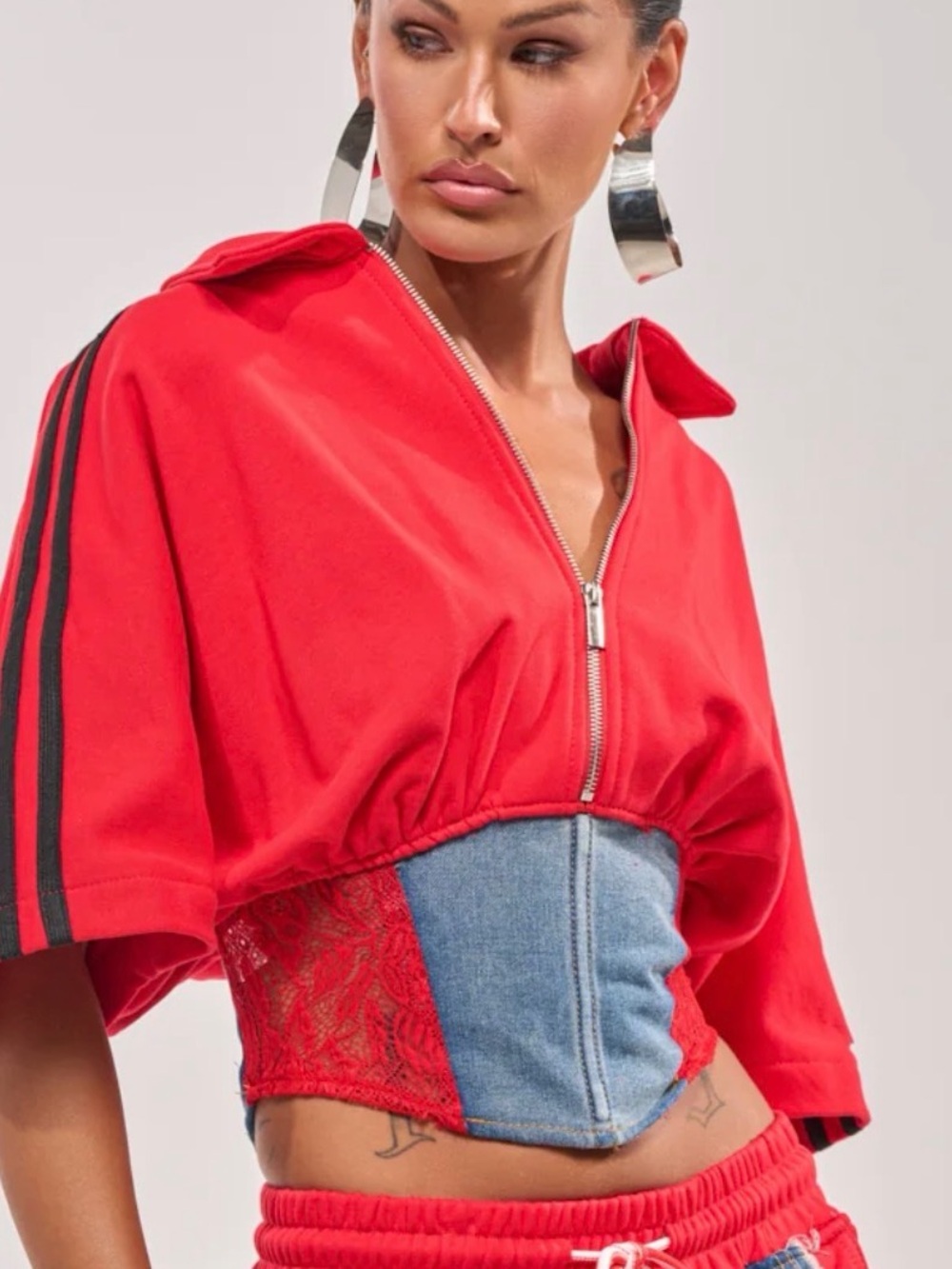 NWT AKIRA Red Cropped Zip-Front oversized Top with Denim Corset - Picture 2 of 4